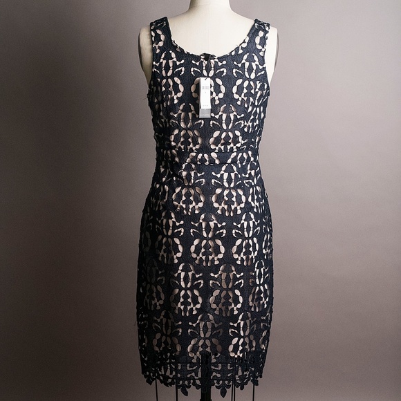 Banana Rebublic Navy Crochet cocktail dress—US6 - Picture 5 of 8